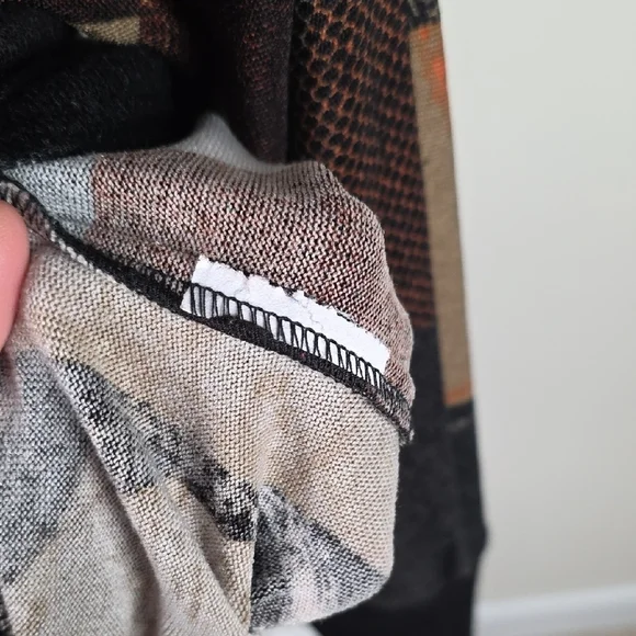 Frank Lyman Montréal Abstract Print Batwing Sleeve Top Black Red Beige Women’s S - Picture 6 of 8